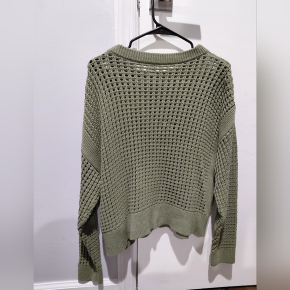 Old Navy Crew Neck - Picture 3 of 4